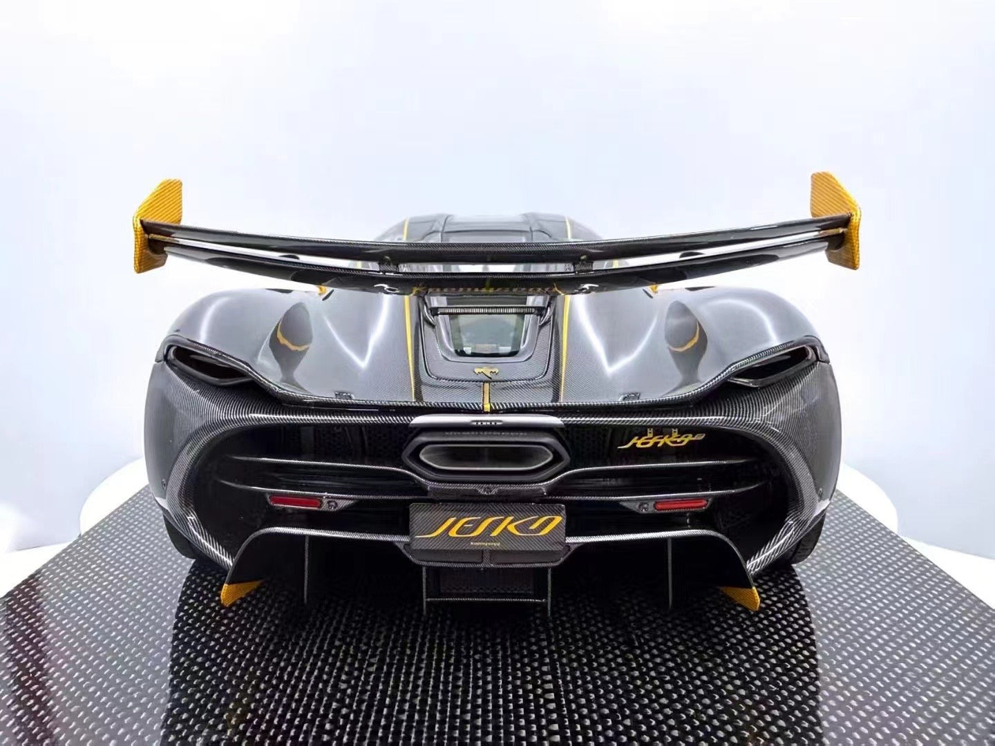 Frontiart 1/8 Koenigsegg Jesko Kabenjin Limited Edition Car Model Ornaments