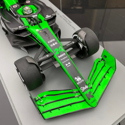SPARK 1/18 Alfa Romeo Stake Sauber F1 C44 Zhou Guanyu Green Car Model