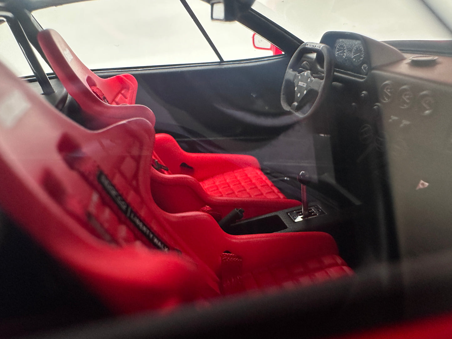 BBA MODEL 1/18 Ferrari F40 Standard Red Resin Car Model BBA015