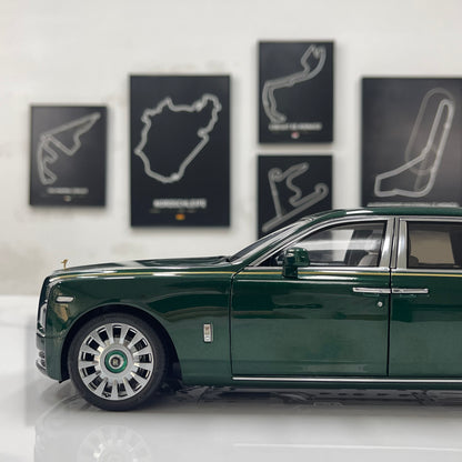 ZP 1/18 Rolls-Royce Phantom VIII (Gold Badge/Luggage Set Edition) – Peninsula Green (ZP117)