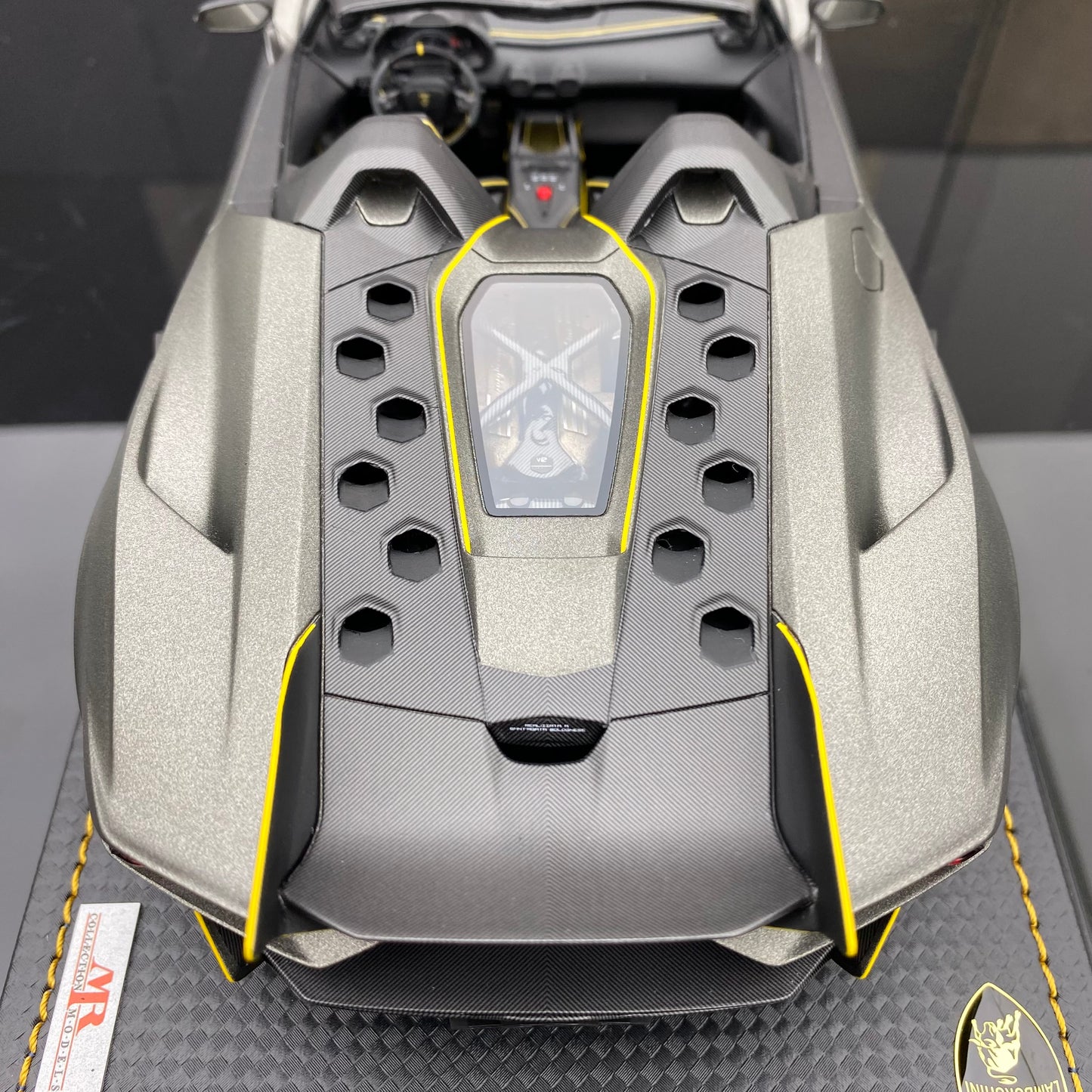 Colección de adornos de simulación de coche Lamborghini Autentica Roadster MR 1/18
