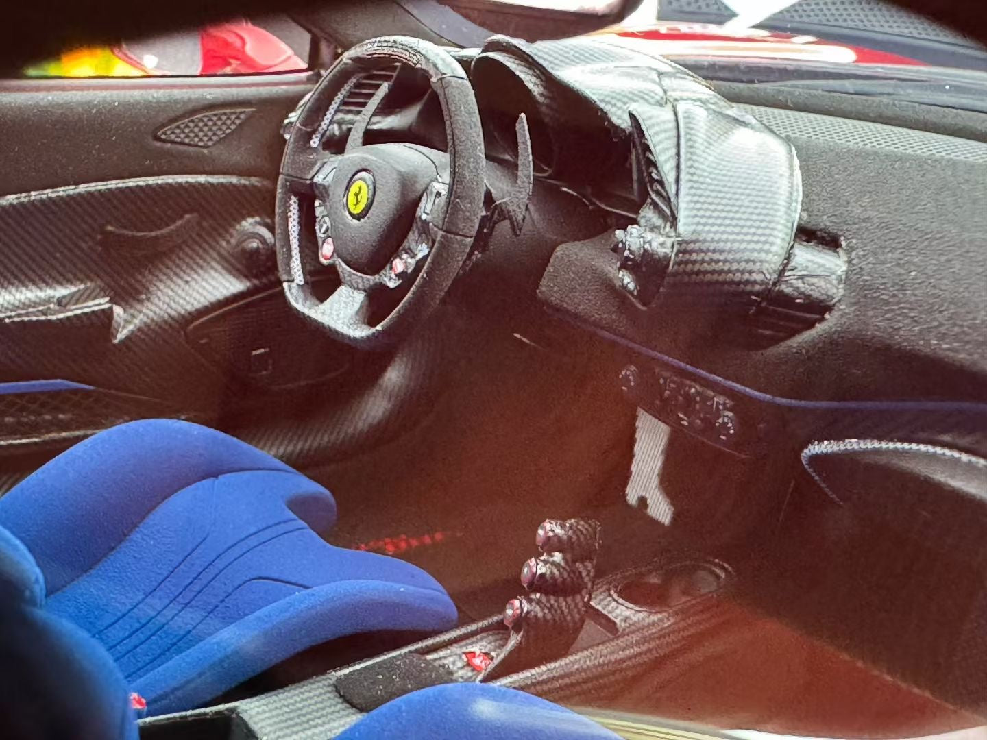 Amalgam 1/18 Ferrari 488pista M6283-SC2