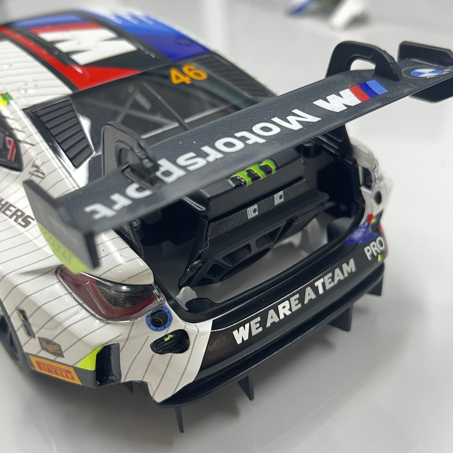 MINICHAMPS 1/18 BMW M4 GT3 TEAM WRT 12H BATHURST 2025 White Paint 110252046