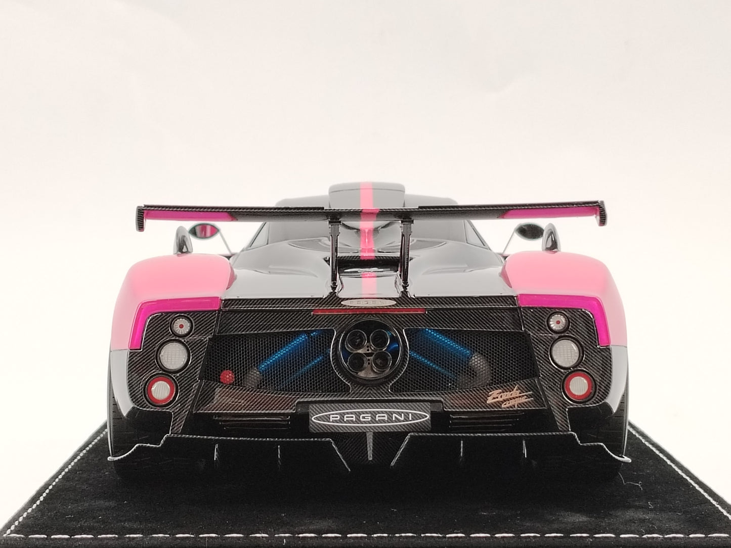 HH Model 1/18 Pagani Zonda Cinque Coupe Electric Pink Limited Edition Car Model