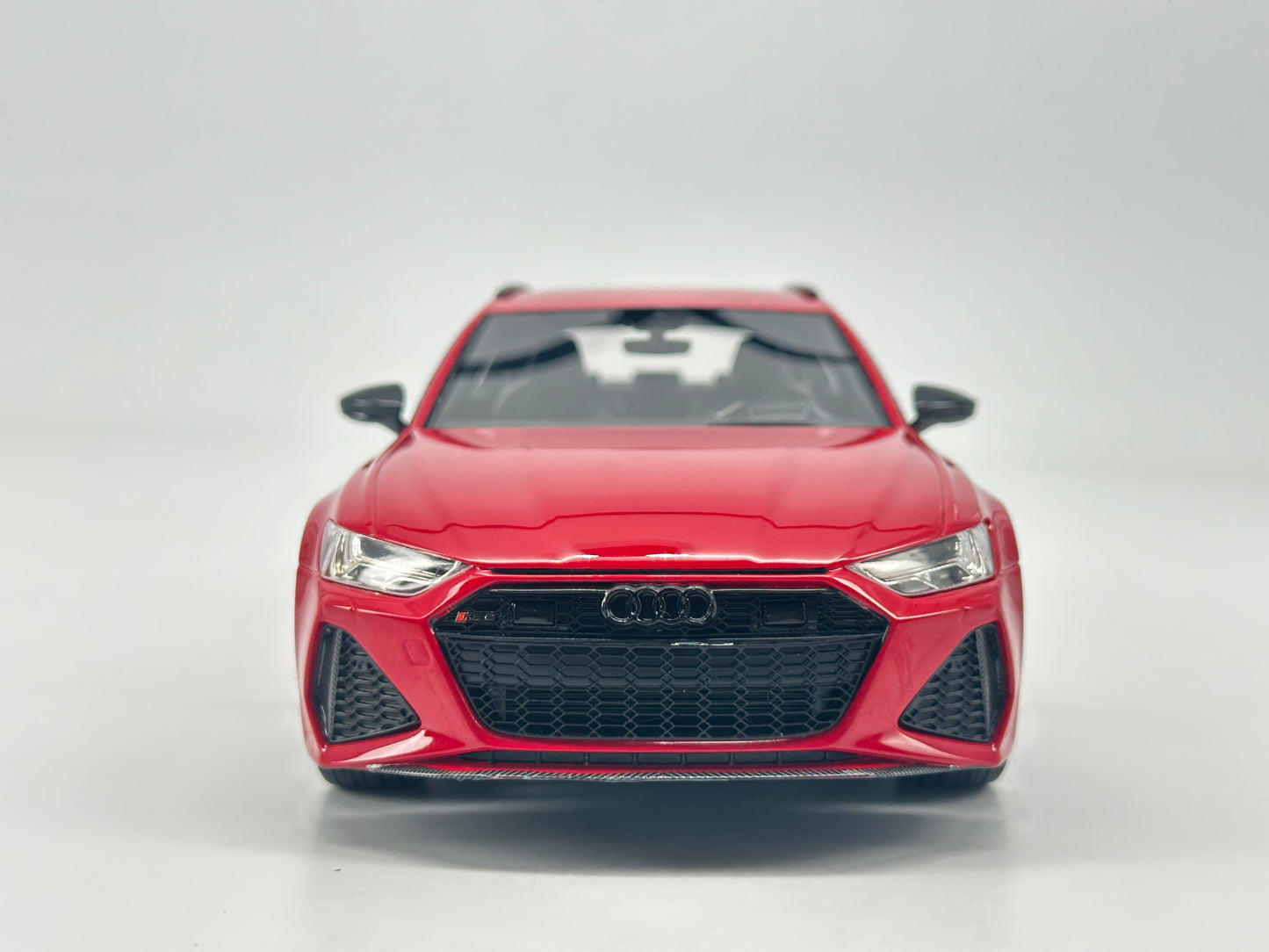 TOPSPEED 1/18 Audi AUDI RS6 AVANT Simulation Car Model Ornaments Closed