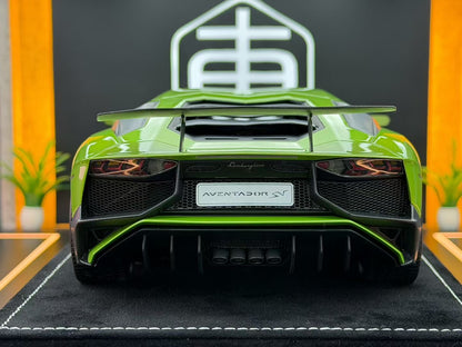 MR 1:18 Lamborghini Aventador LP750-4 Green 33/49 DDJ083