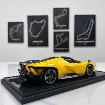BBR 1/18 Ferrari SP3 Daytona 599+1 Spider - Open Roof Modena Yellow/Black Carbon Fiber P18214TMOCH