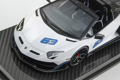 RUNNER 1/18 Lamborghini SVJ Limited Edition Simulation Model Car