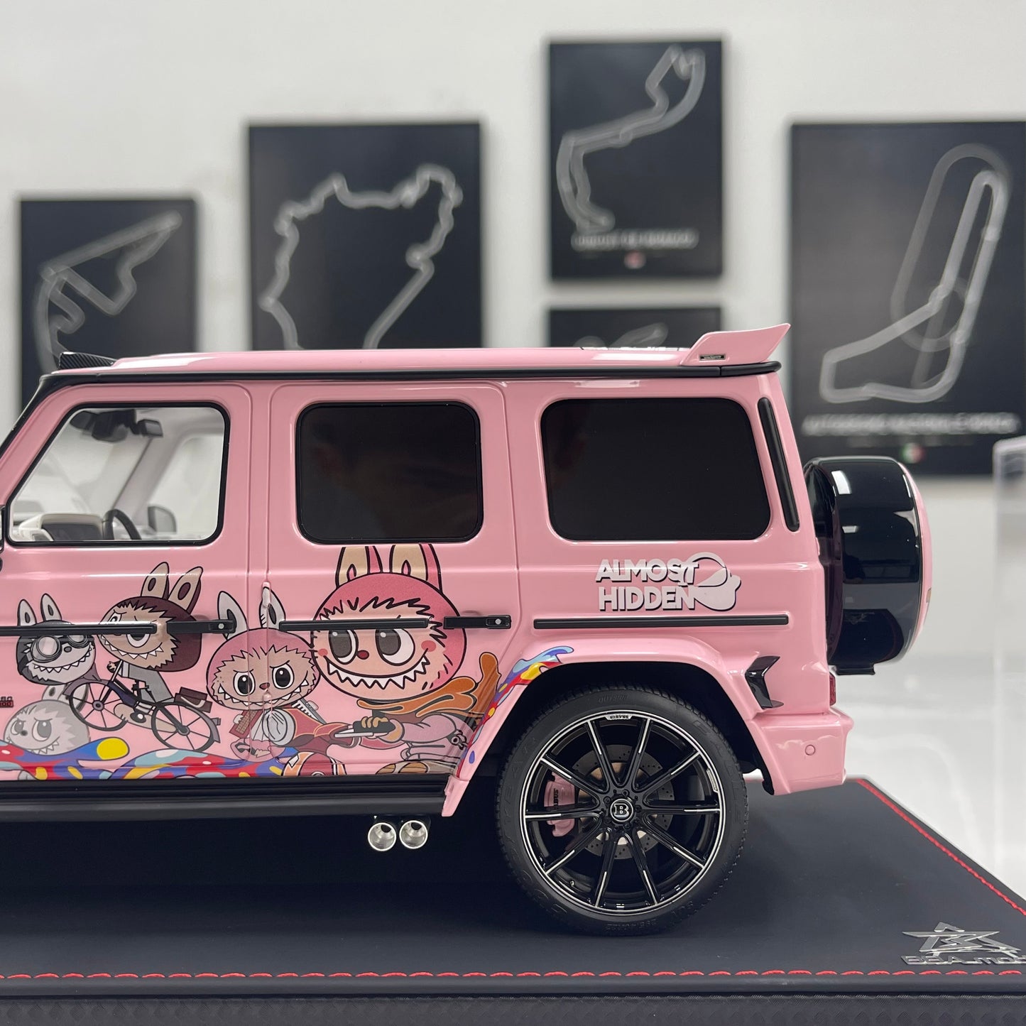 BBA Model 1/18 Brabus G800 Labubu BBA084