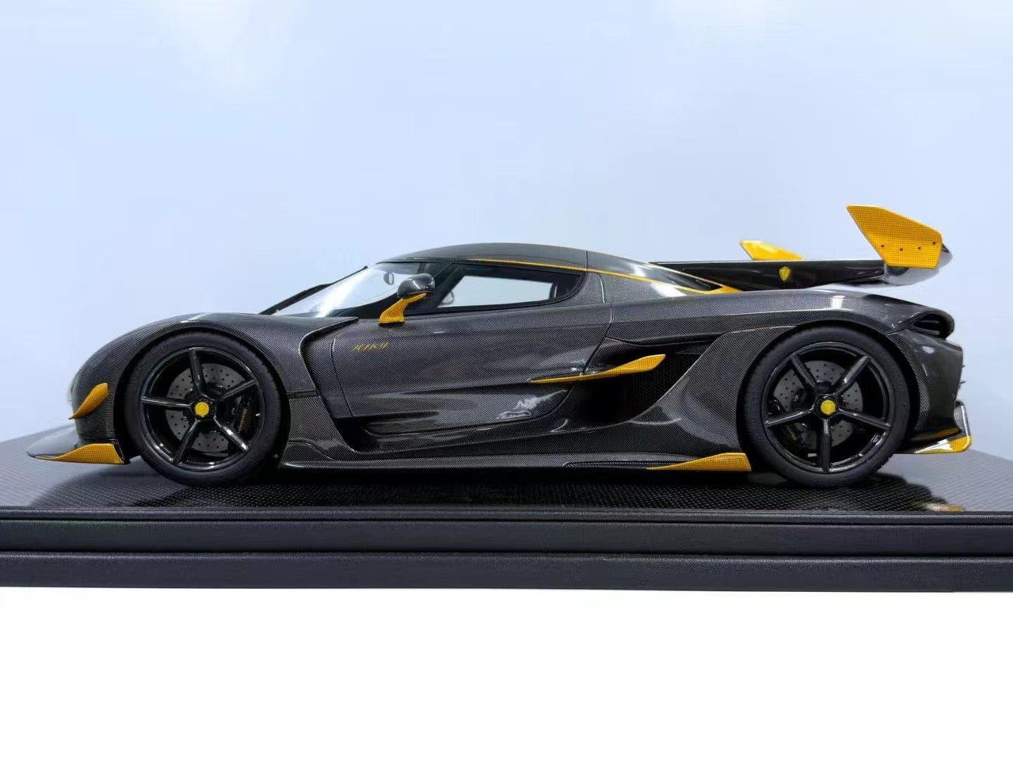 Frontiart 1/8 Koenigsegg Jesko Kabenjin Limited Edition Car Model Ornaments