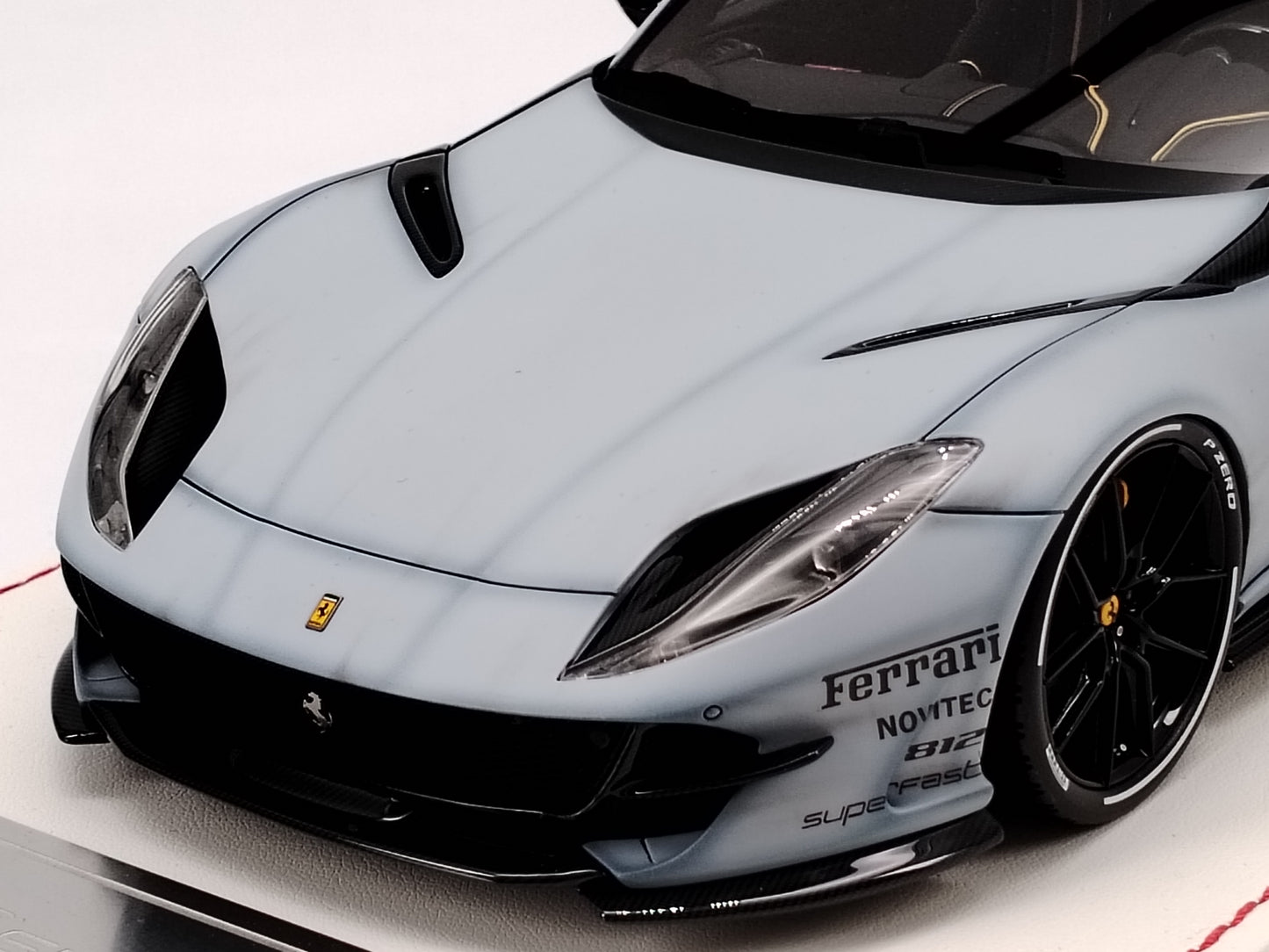 DG 1/18 Ferrari 812 Novitec Battle Grey Limited Edition Simulation Model Car