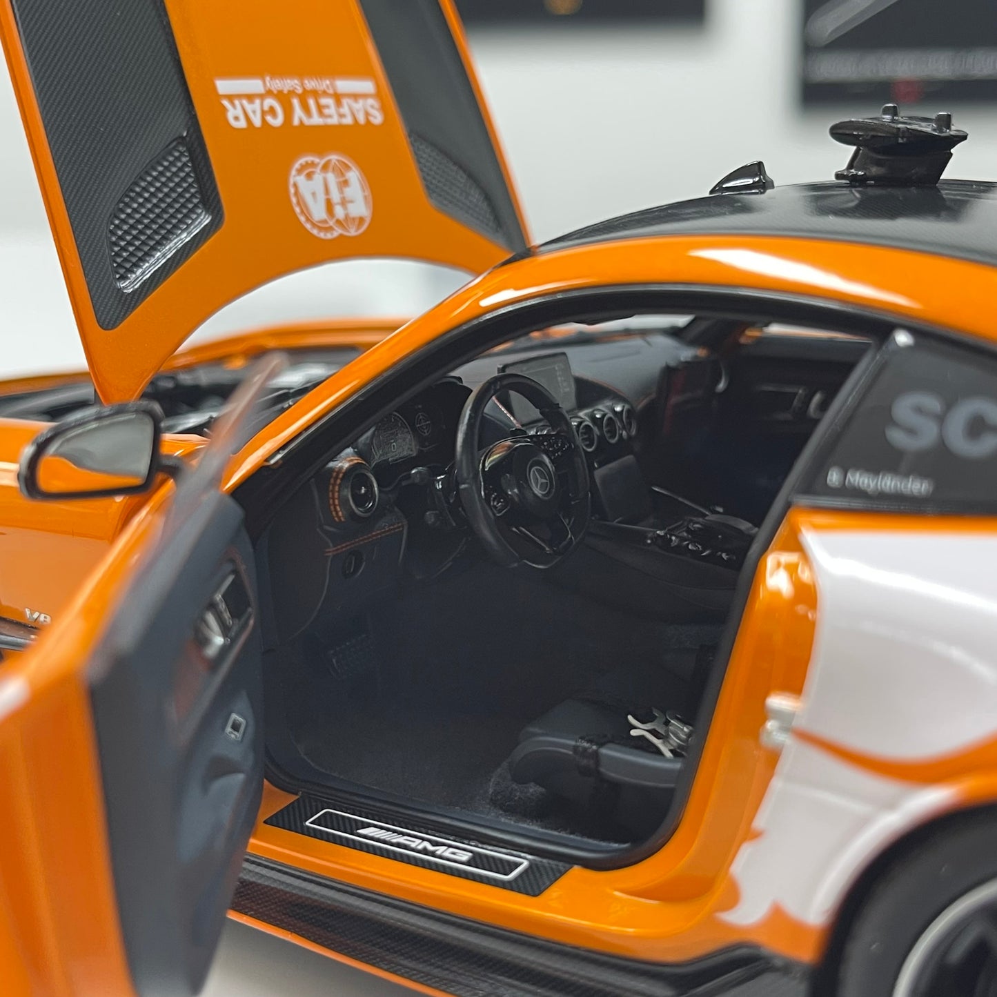 MINICHAMPS 1/18 Mercedes-AMG GT BLACK SERIES SILVERSTONE 2025 Safety Car Orange 110032092