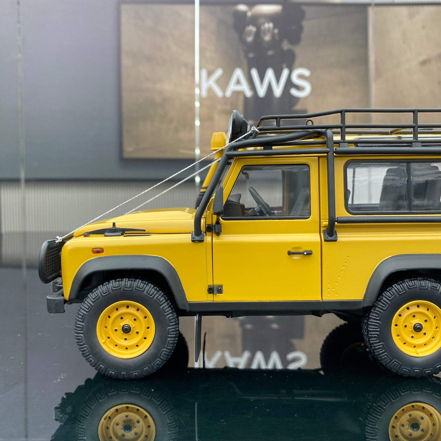 KYOSHO 1/18 Land Rover Defender 90 Camel Cup Alloy Fully Open Simulation Car Model Collection