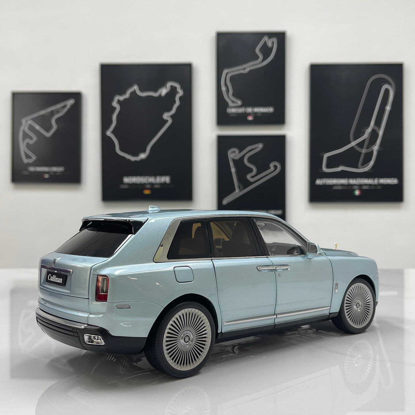 ZP 1/18 Rolls-Royce Cullinan BB Fishing Seat Edition Metallic Blue Alloy Simulation Model Car