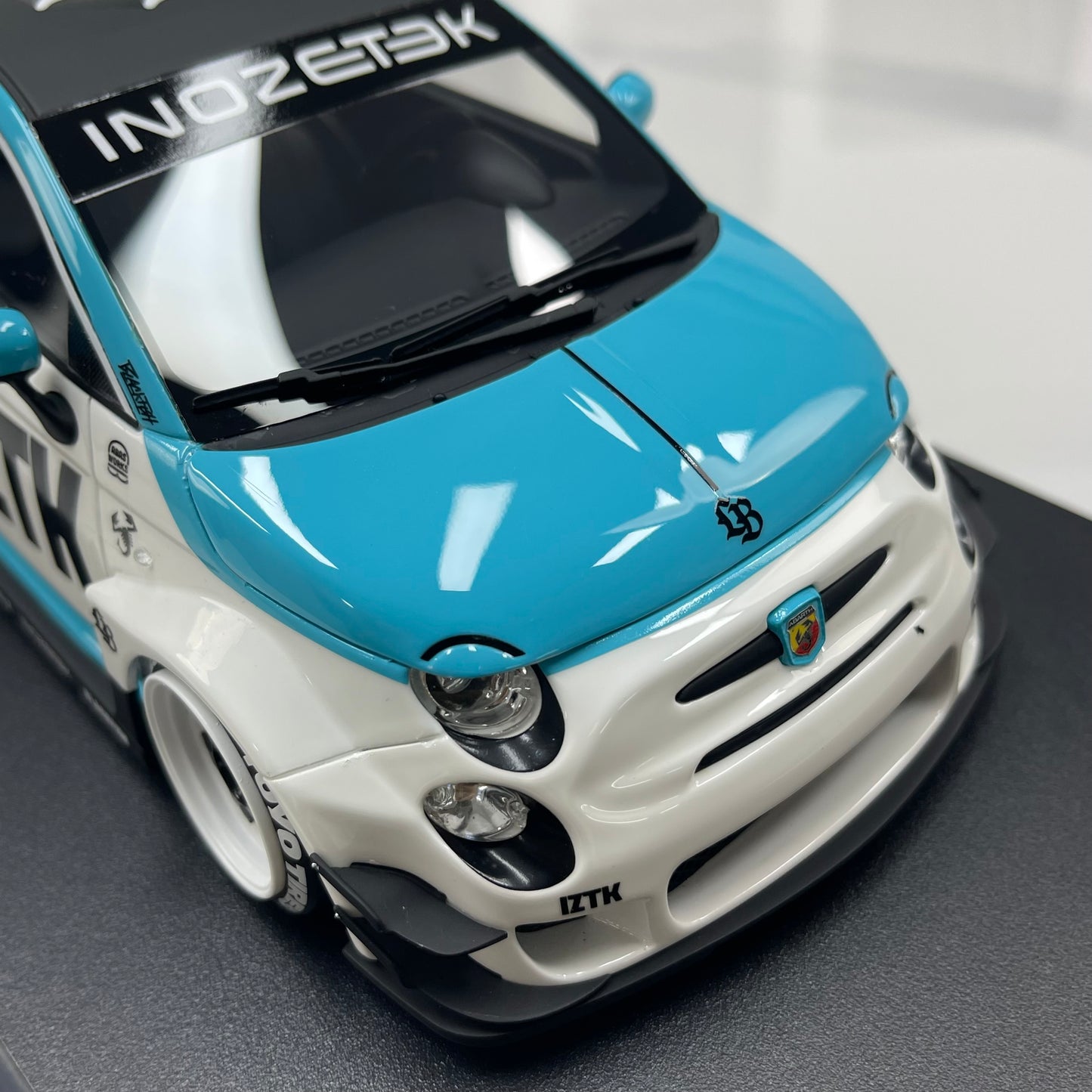 Topspeed 1/18 LB-WORKS x Abarth Works IZTK Abarth 95 – Blue & White Livery (TS0623)