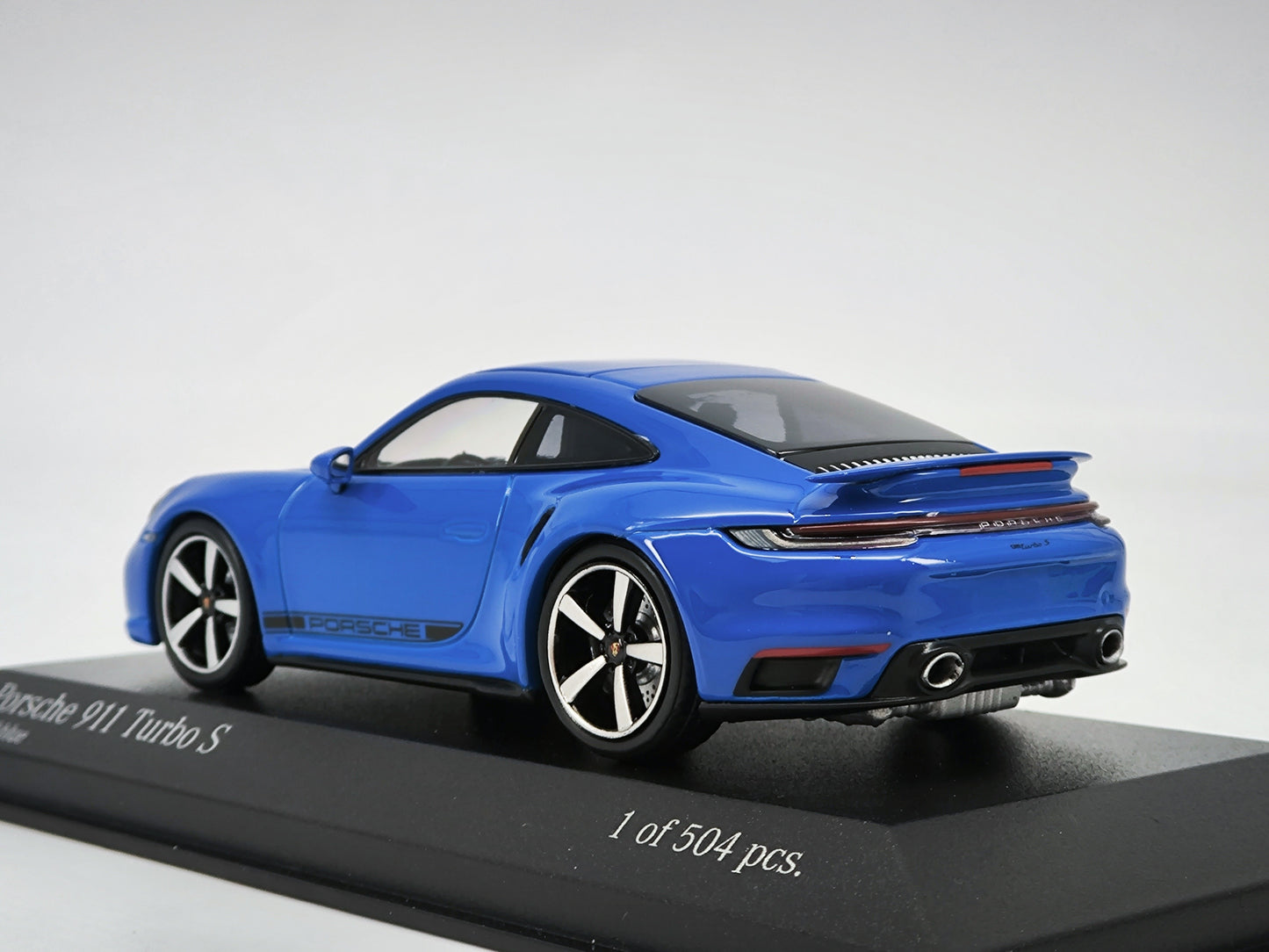 MINICHAMPS 1/43 Porsche 911 turbos alloy car model