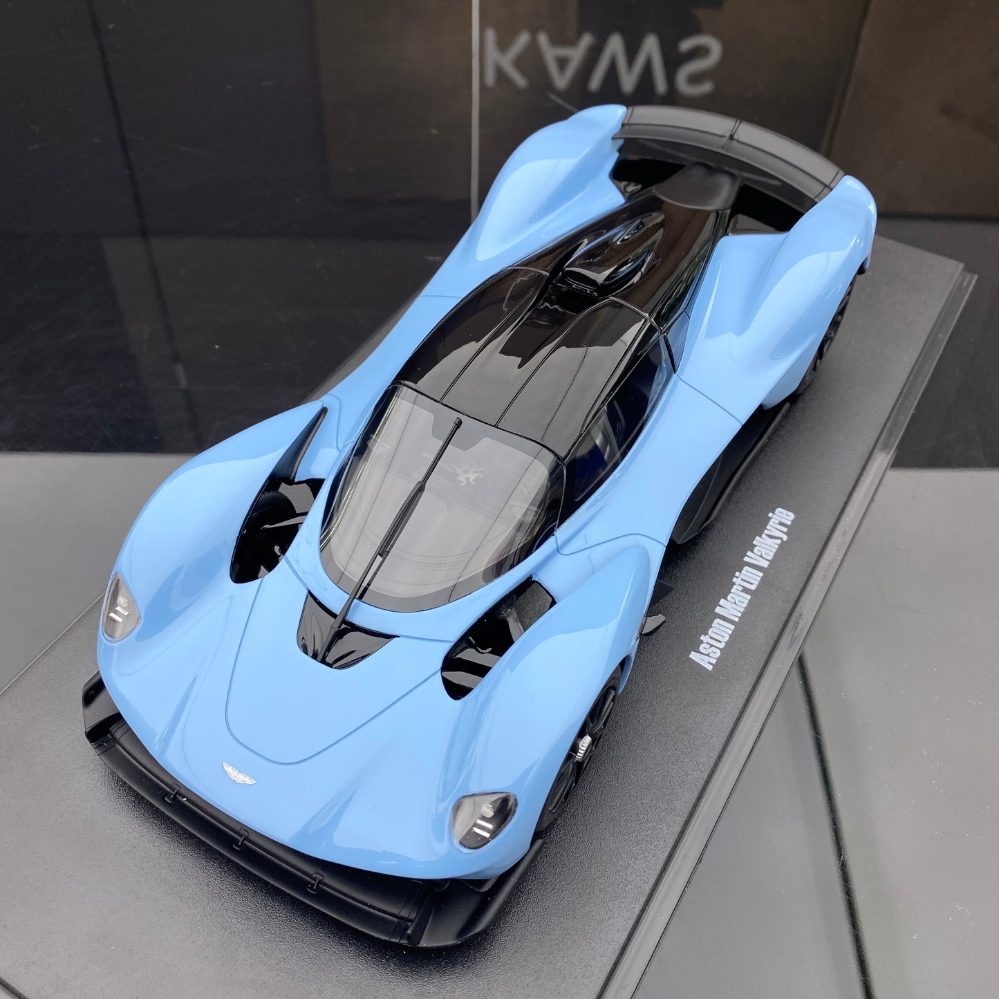 GT Spirit 1/18 Aston Martin VALKYRIE Blue Resin Simulation Car Model Ornaments