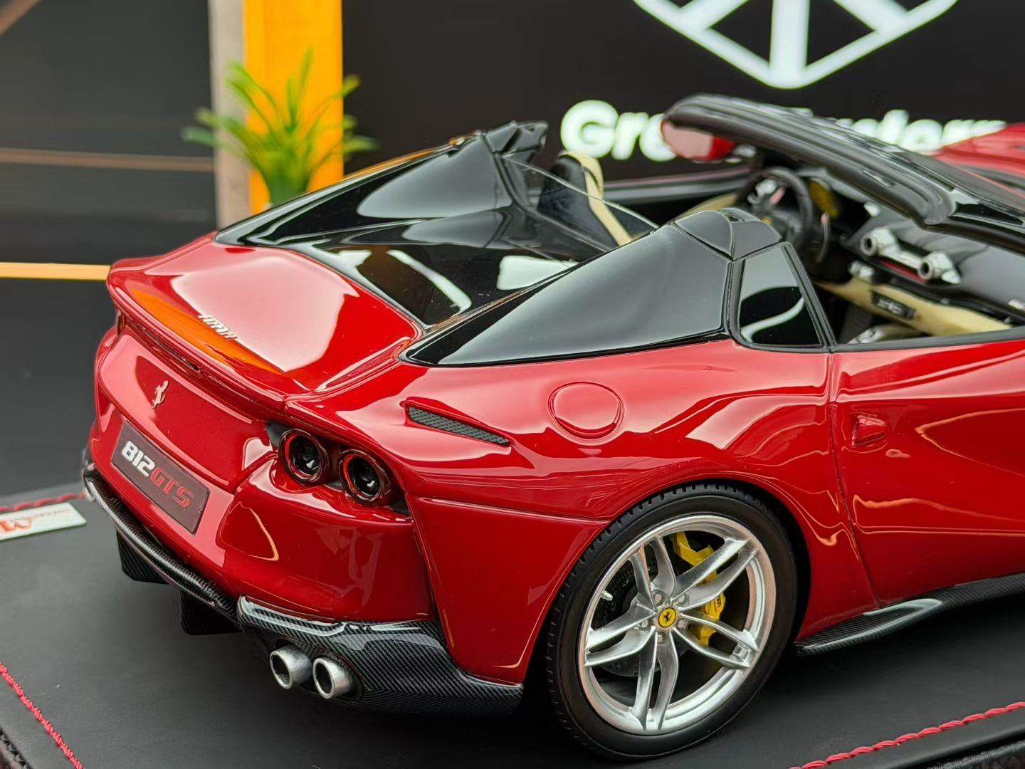 MR 1:18 Ferrari 812 GTS Red 25/49 DDJ072