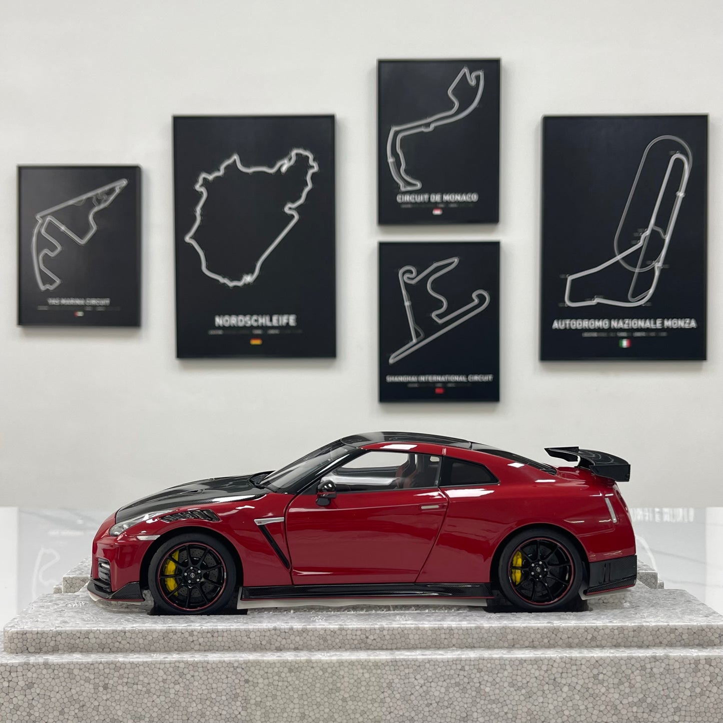 MOTORHELIX 1/18 Nissan GT-R NISMO (R35) Special Edition 2022 Vibrant Red Alloy Full-Opening Model Car