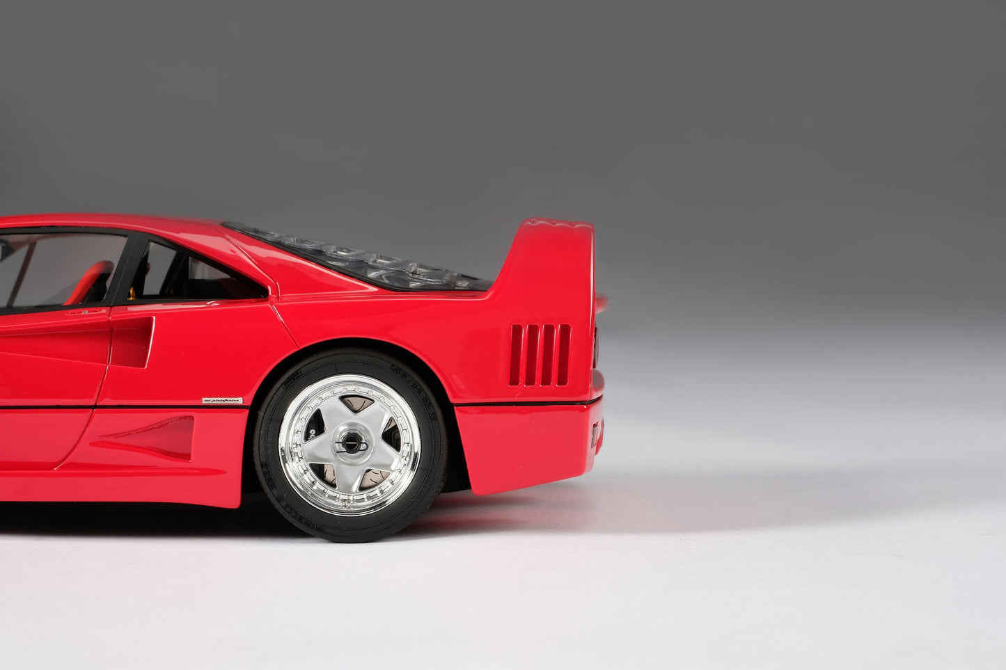 Amalgam 1/18 Ferrari F40 red simulation car model high-end collectible