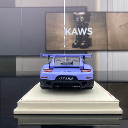 Vehículo Art1/18 Porsche 911 GT2RS Weissach Modelo de paquete