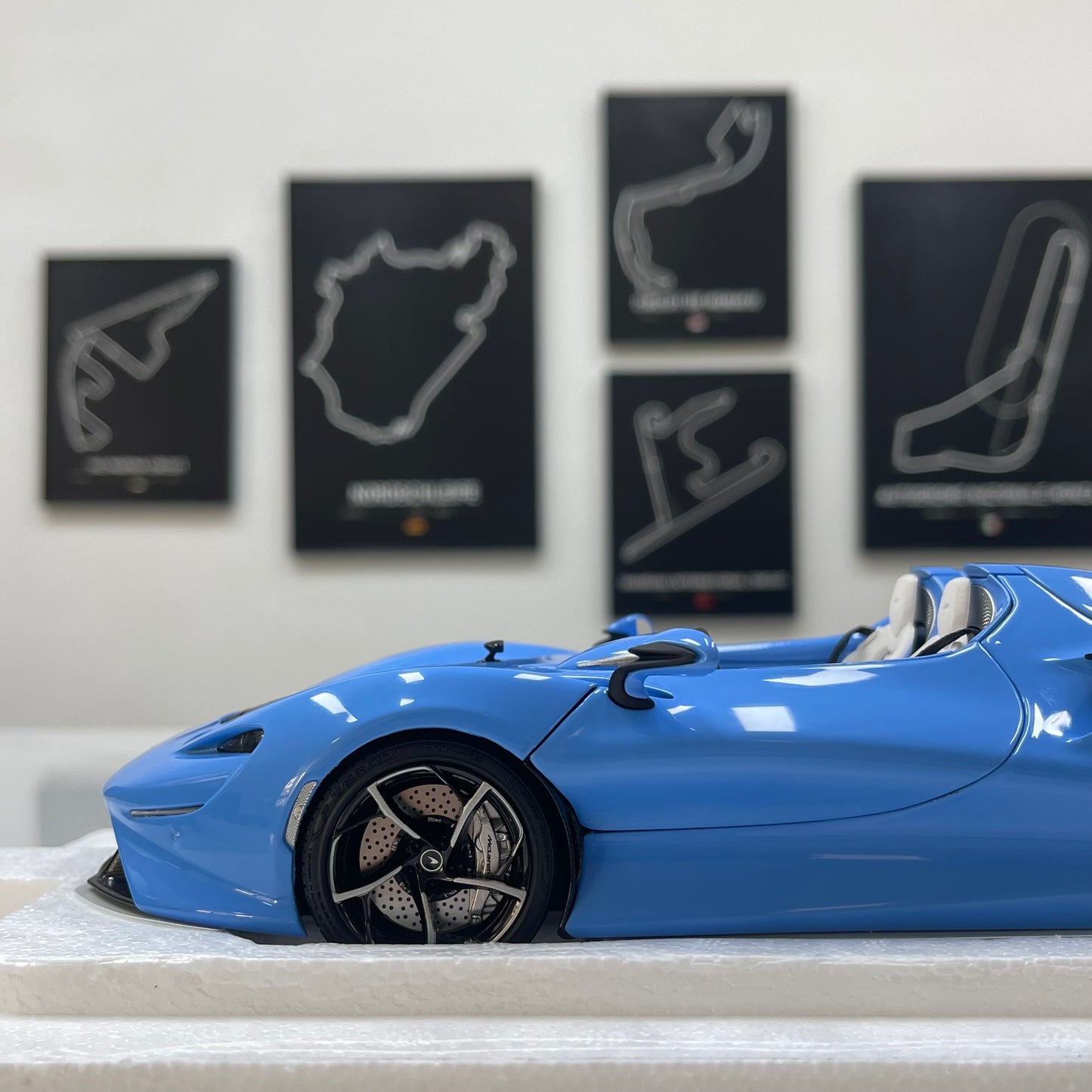 LCD 1/18 McLaren Elva Diecast Model — Sky Blue (LCD18015-BU)