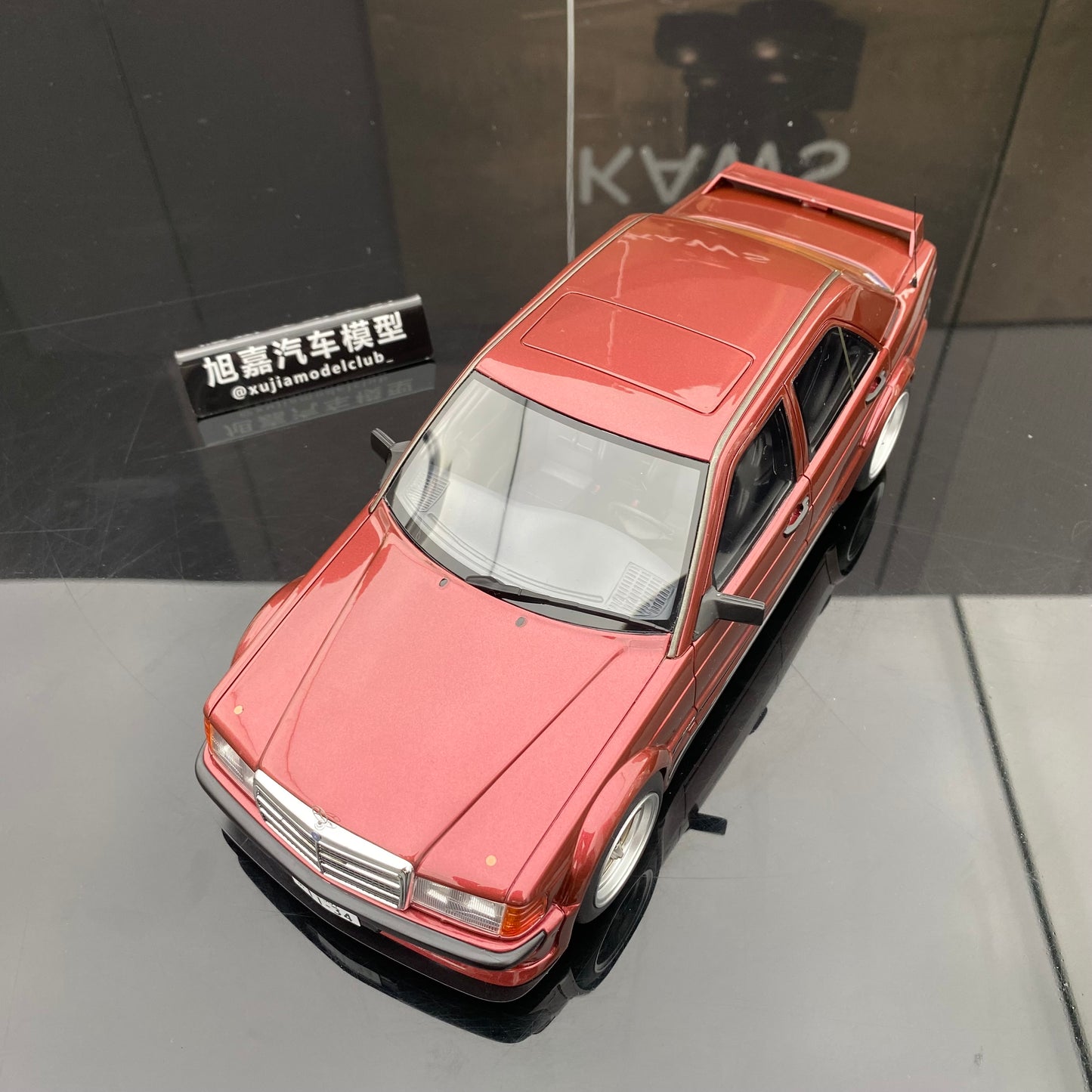 OTTO 1/18 Mercedes-Benz RAUH-WELT REPUBLIK 190E 2,5-16 ALMANDINE model