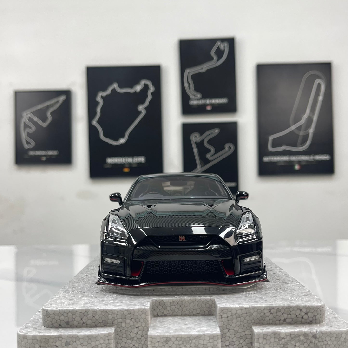 MOTORHELIX 1/18 Nissan GT-R NISMO (R35) Special Edition 2022 – Meteor Flake Black (MH379)