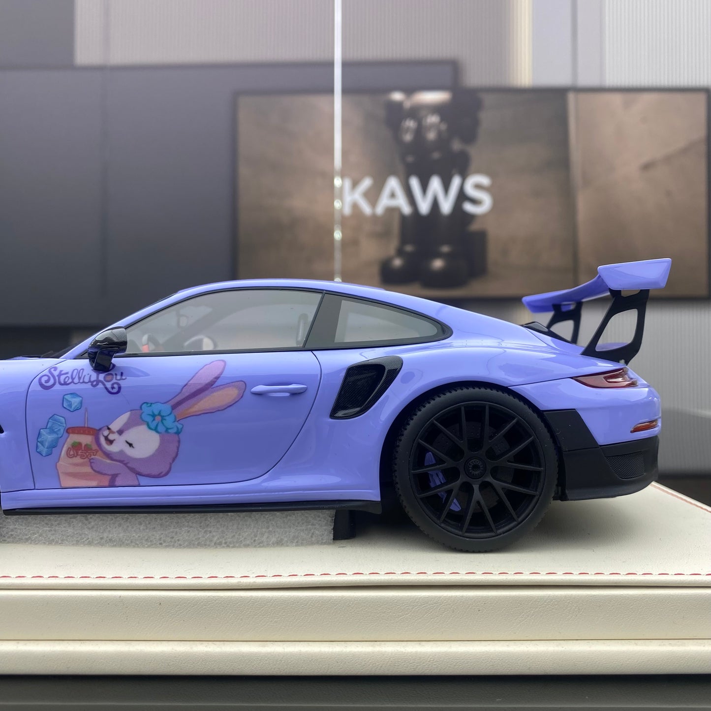 Vehículo Art1/18 Porsche 911 GT2RS Weissach Modelo de paquete