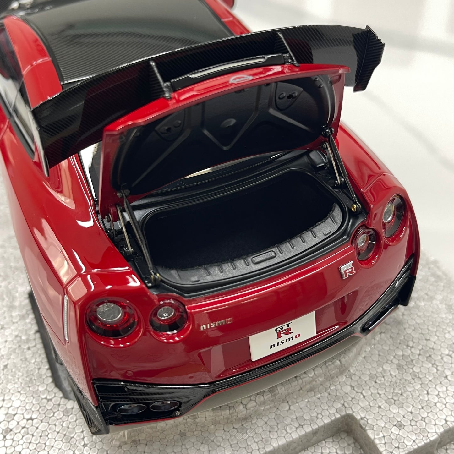 MOTORHELIX 1/18 Nissan GT-R NISMO (R35) Special Edition 2022 Vibrant Red Alloy Full-Opening Model Car
