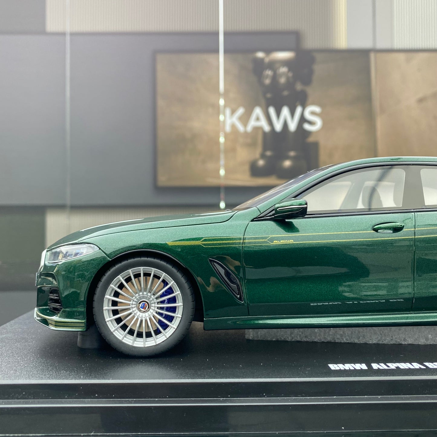 BMW ALPINA B8 GRAN2025, escala 1/18, GT Spirit
