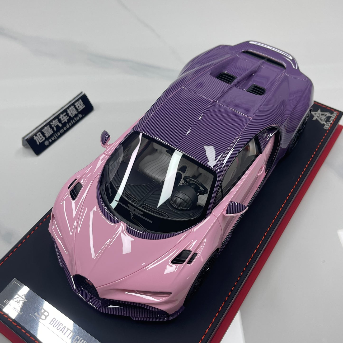 BBA MODEL 1/18 Bugatti Chiron Profilée – Pink