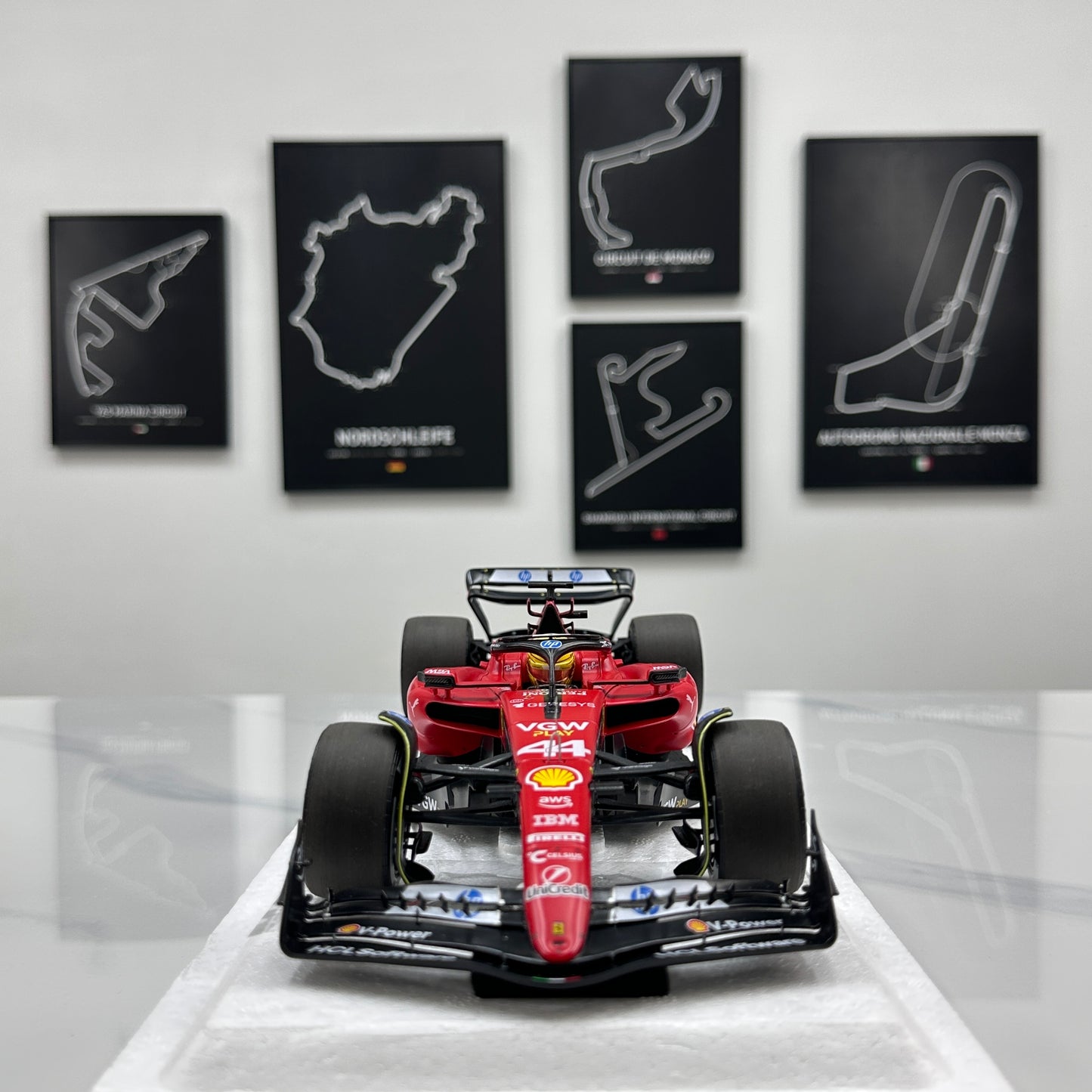 BBR 1/18 Ferrari SF-23 #44 Hamilton Red BBR2318T44