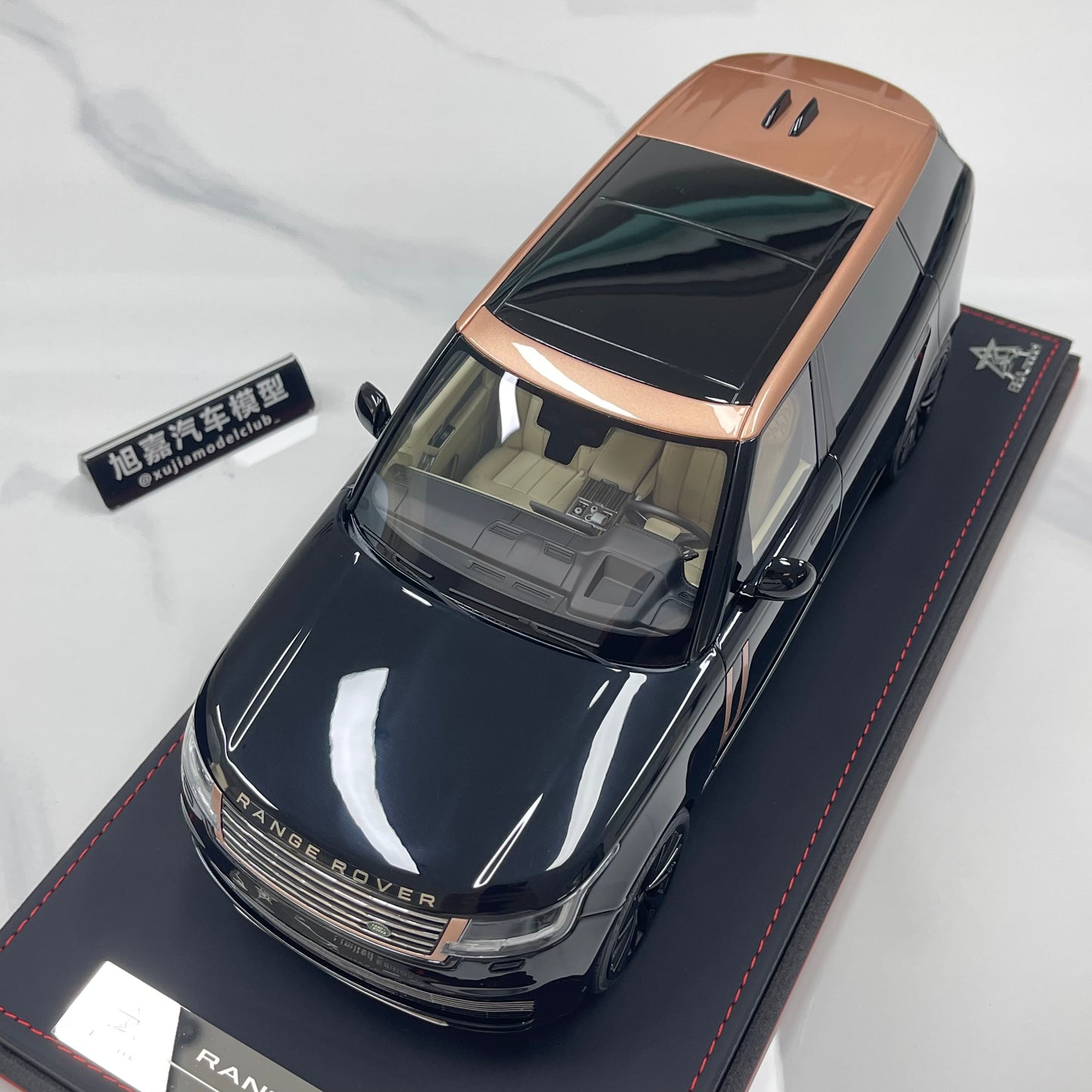 BBA MODEL 1:18 Land Rover Range Rover Autobiography — Black & Gold