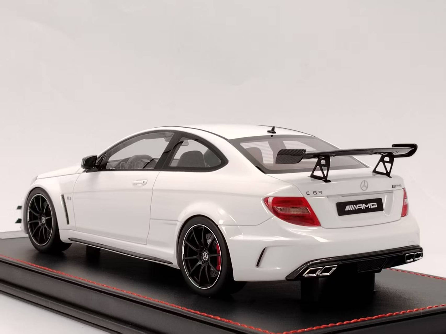 NA 1/18 Mercedes-Benz C63 AMG Black Series White Resin Car Model