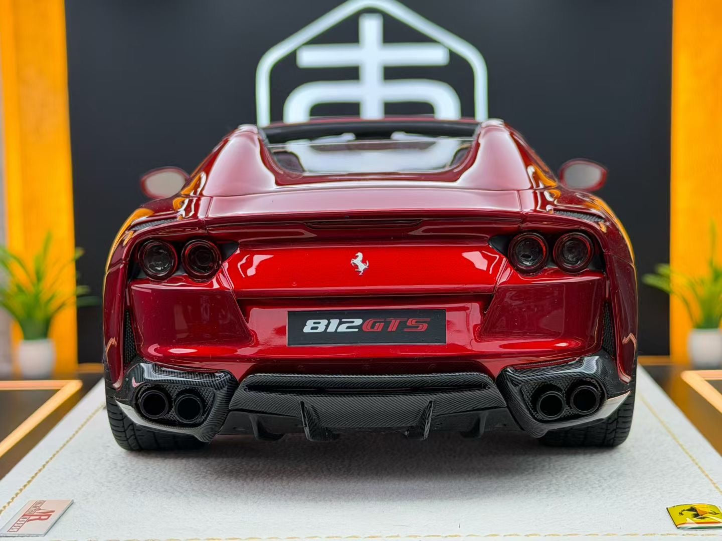 MR 1:18 Ferrari 812 GTS Metallic Red Christmas Special Edition 08/16 DDJ051
