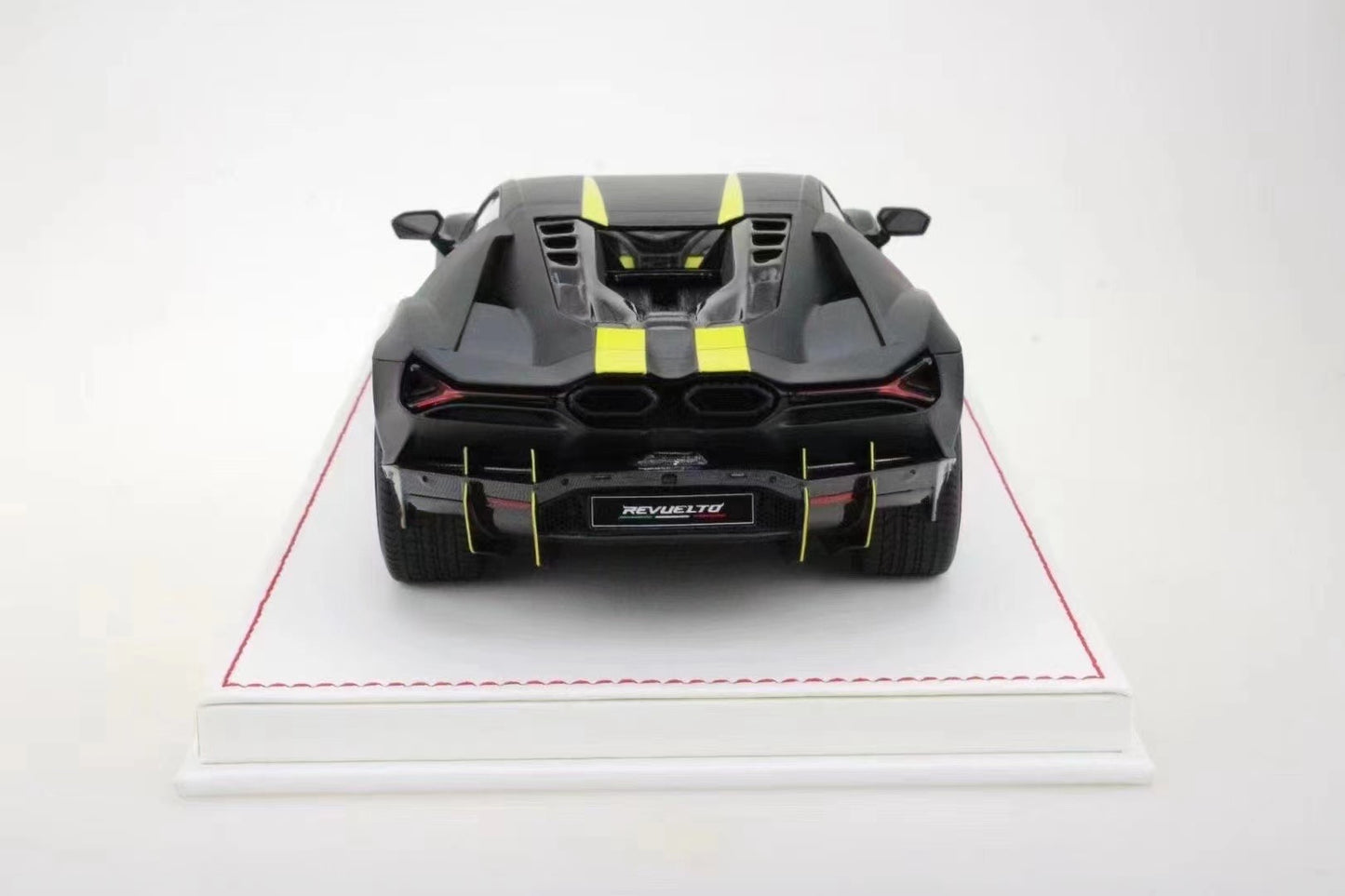 IVY MODEL 1/18 Lamborghini Revuelto limited edition car model ornament