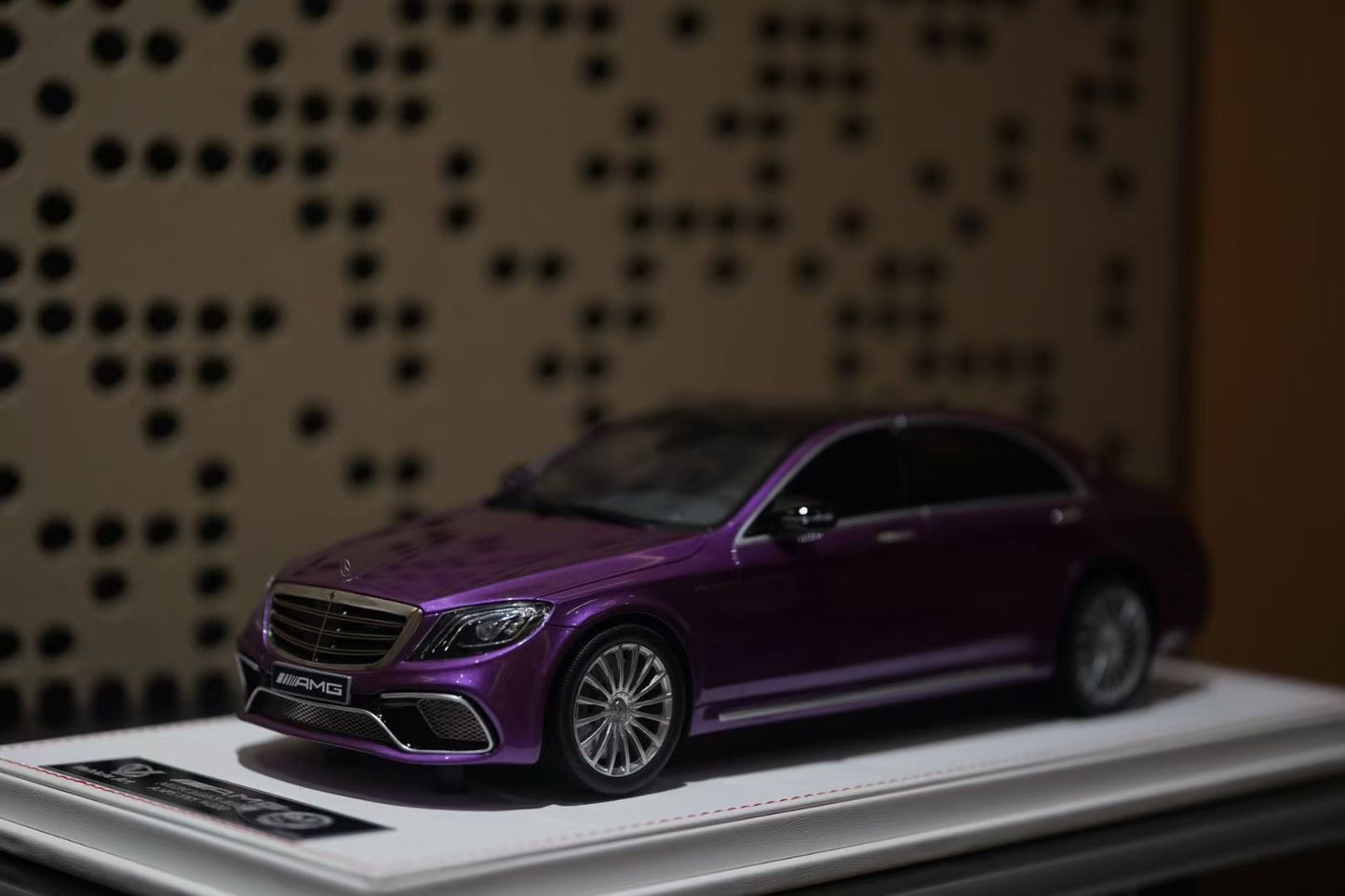 Vehicle Art 1/18 Mercedes-Benz S65 Limited Edition Car Model