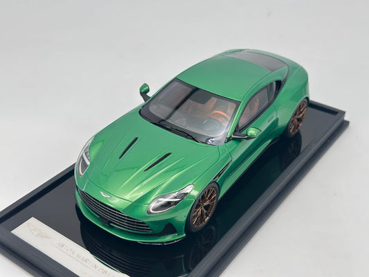 MOTORHELIX 1/18 Aston Martin DB12 COUPE Emerald Green Simulated Car Model