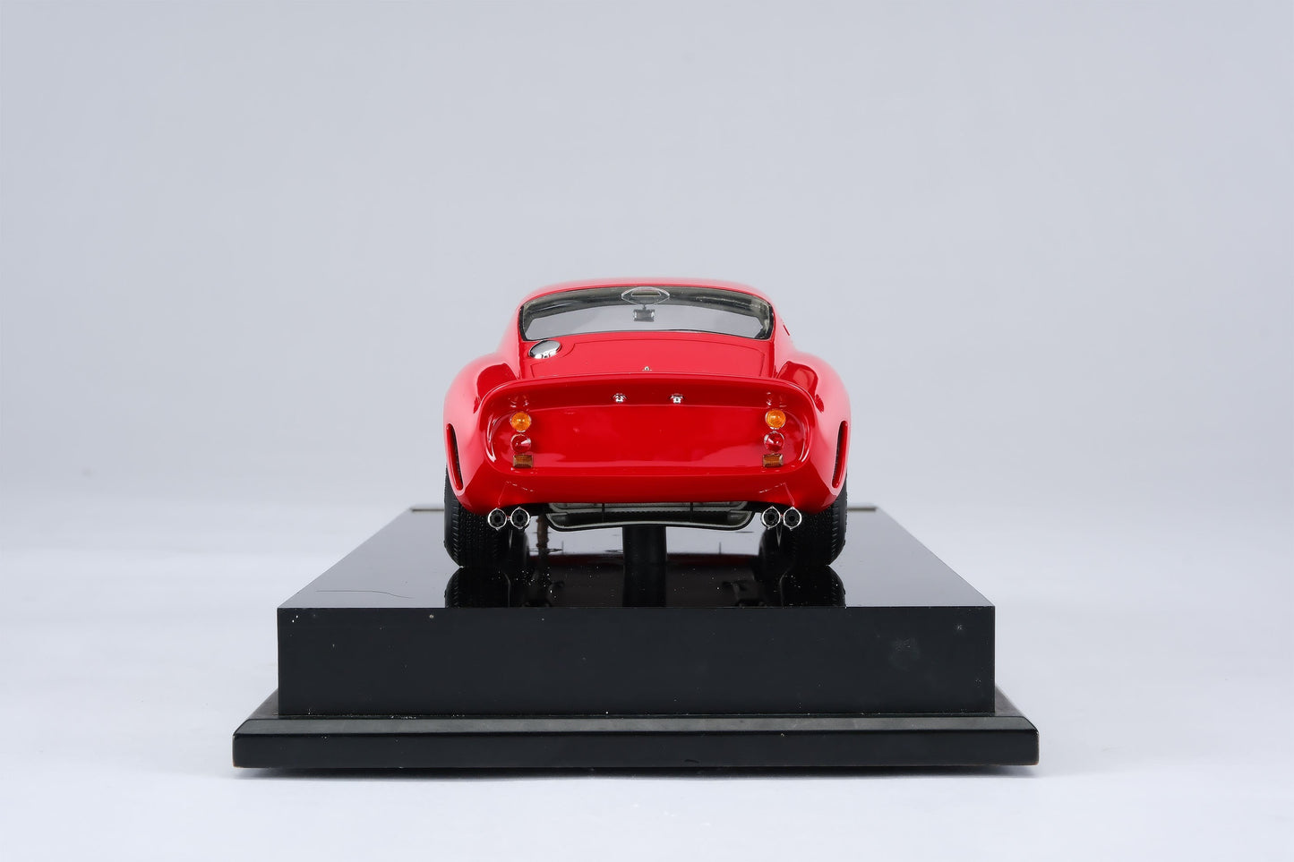 Amalgam 1/18 Ferrari 250GTO road version resin enclosed car model
