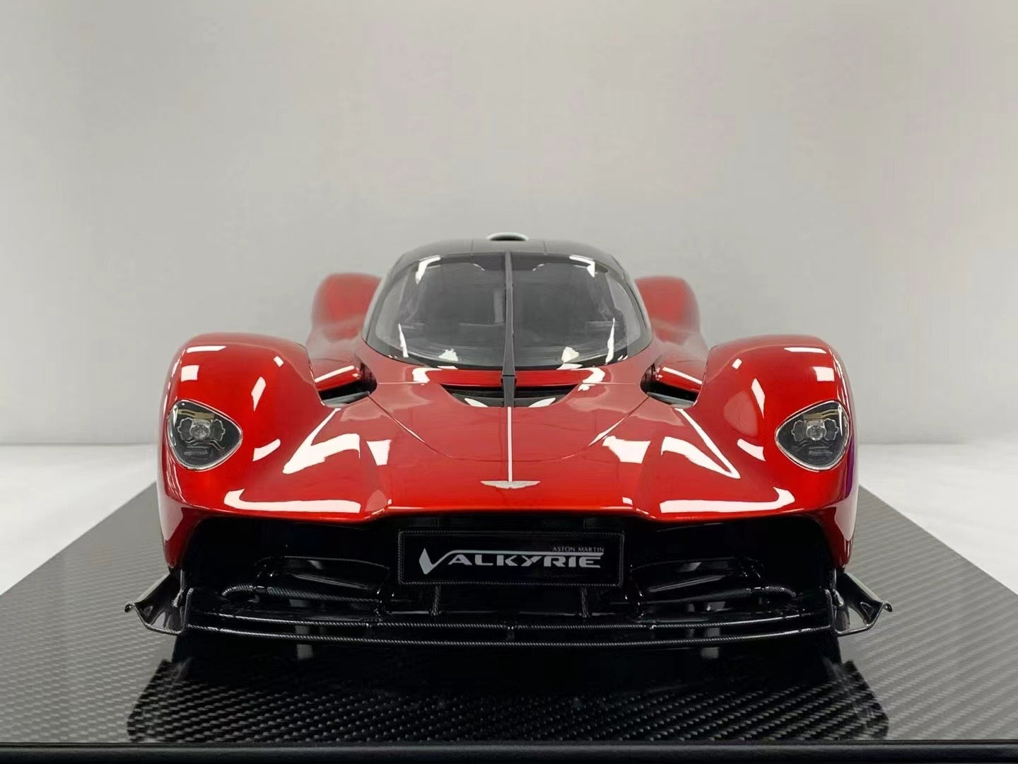 Frontiart 1/8 Aston Martin Valkyrie Candy Red Limited Edition Car Model Ornament