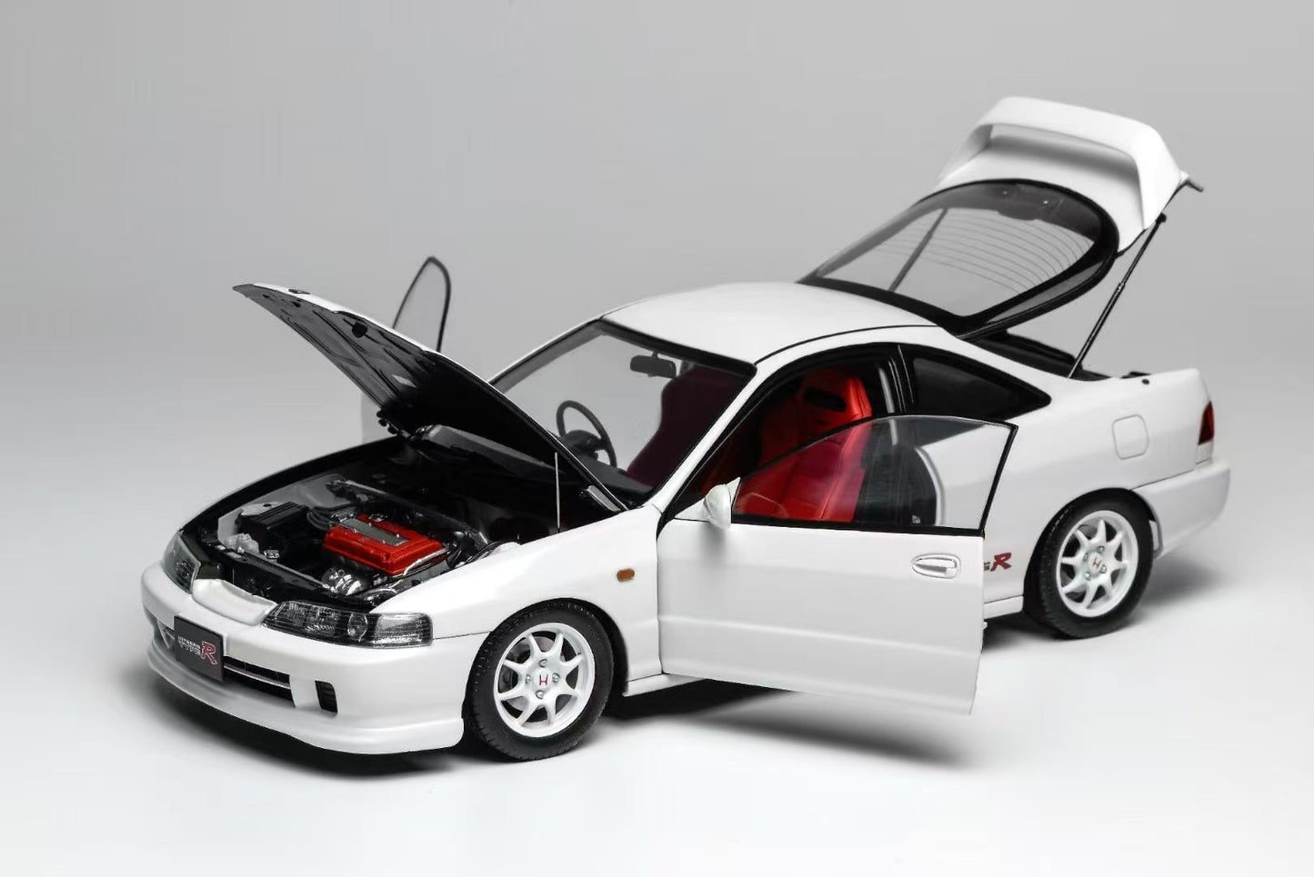 MOTORHELIX 1/18 alloy car model Honda Integra Type R (DC2) Pre-Facelift early version
