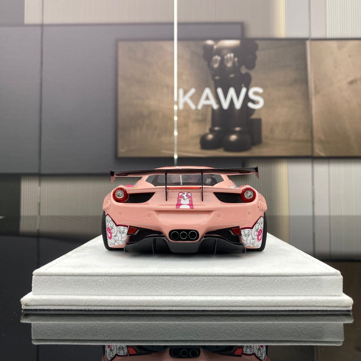 BBA CAR MODEL 1/18 Ferrari 458GT pink limited edition car model ornament