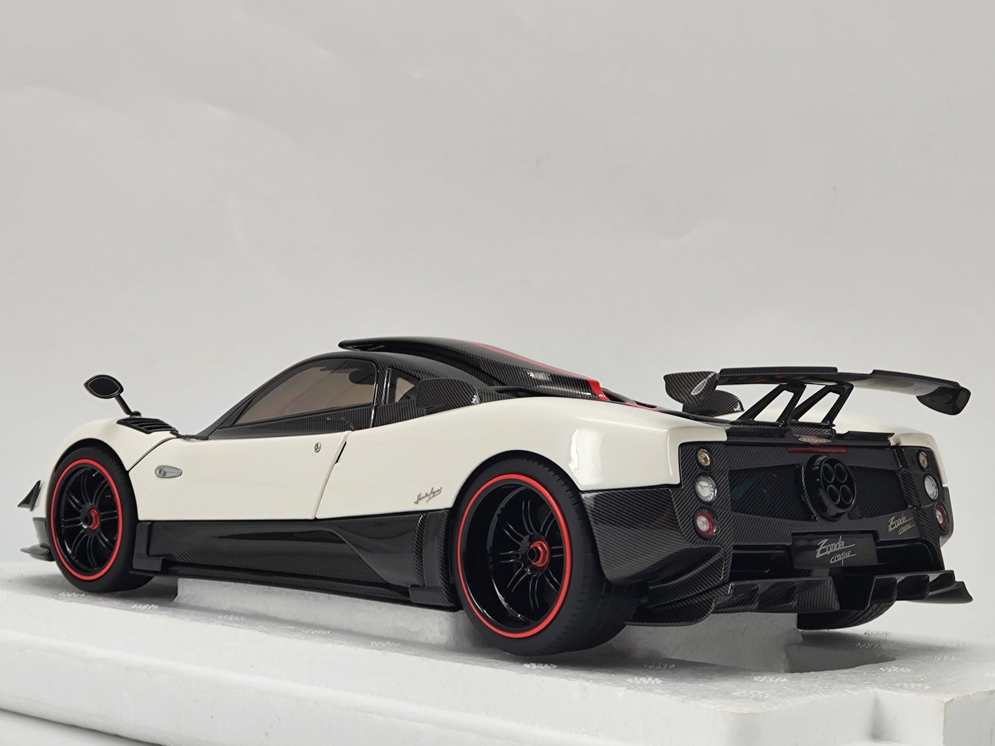 Almost Real 1/18 Pagani Zonda Cinque Diecast Model Car
