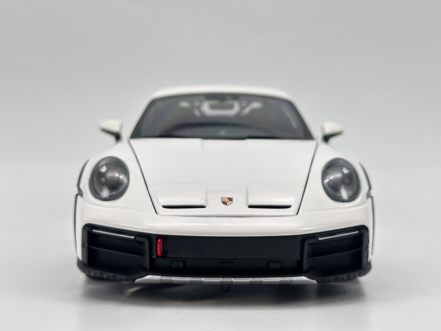 MINICHAMPS 1/18 Porsche 911 DAKAR White Alloy Car Model