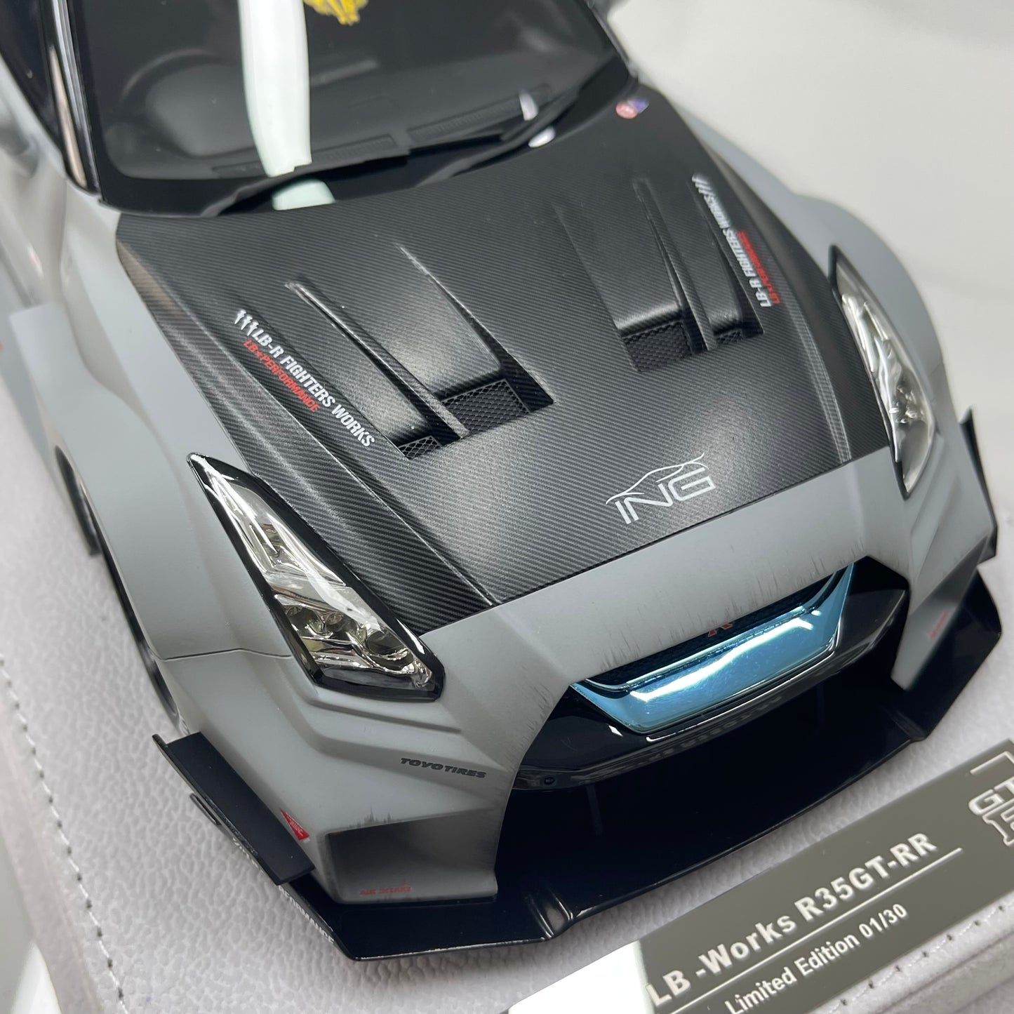 BBA MODEL 1/18 Nissan GTR 35GT-RR Fighter Gray Limited Edition Model Car