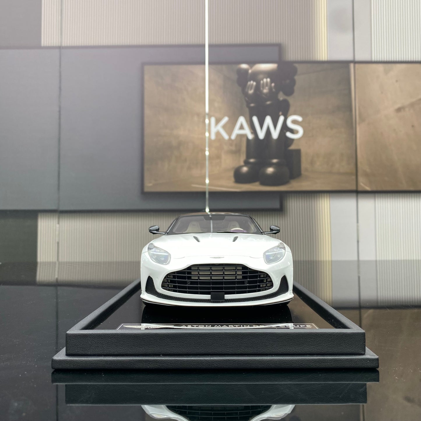 MH 1/18 Aston Martin DB12 COUPE limited edition car model gift