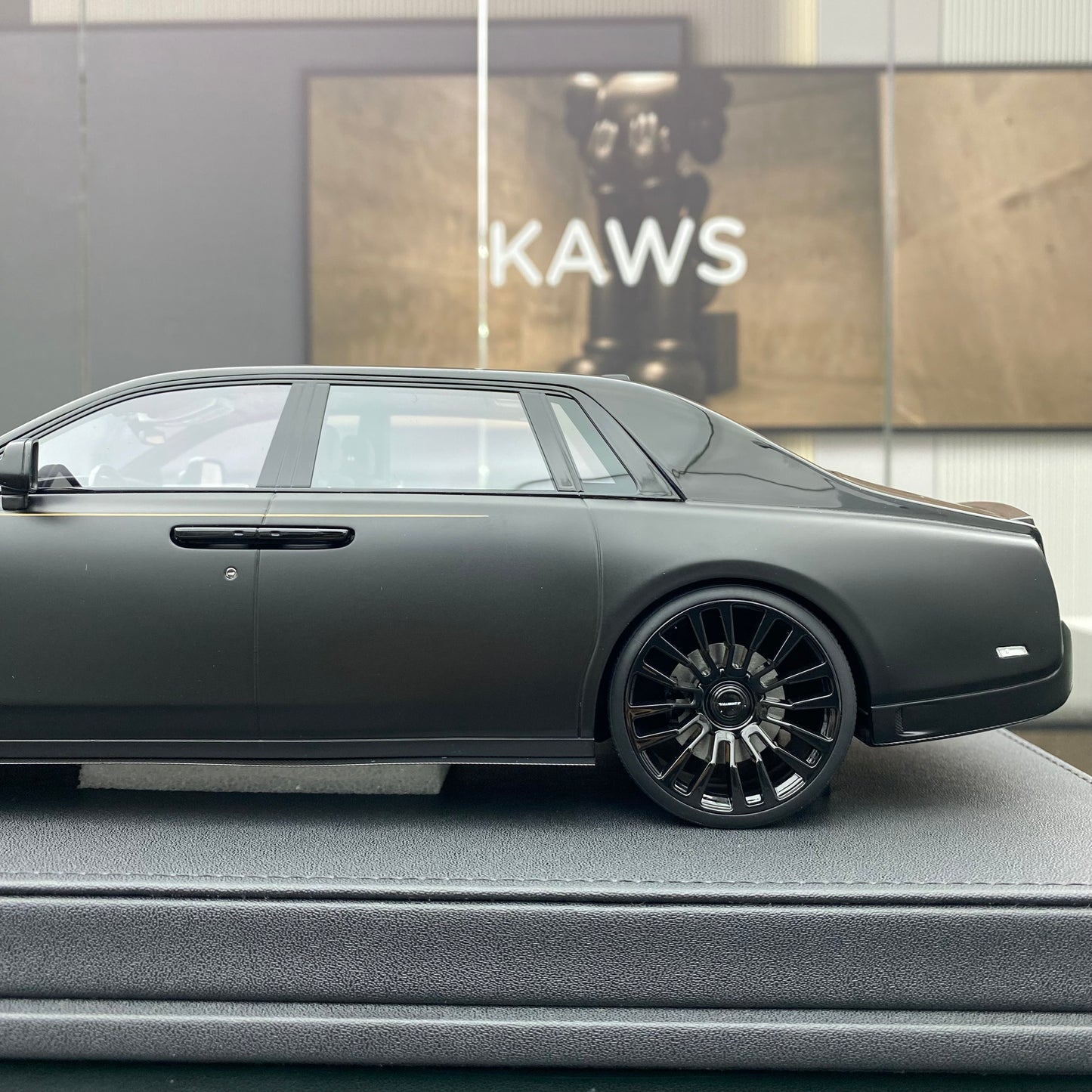 VMB 1/18 Rolls-Royce Phantom Matt Black Glossy Black Double Color Matching Limited Edition Car Model Ornament