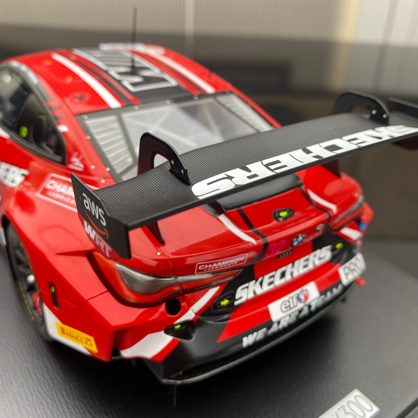 SPARK 1/18 BMW M4 GT3 WRT Team 2023 Spa Endurance Race No. 32 Red Paint Simulation Car Model Ornament