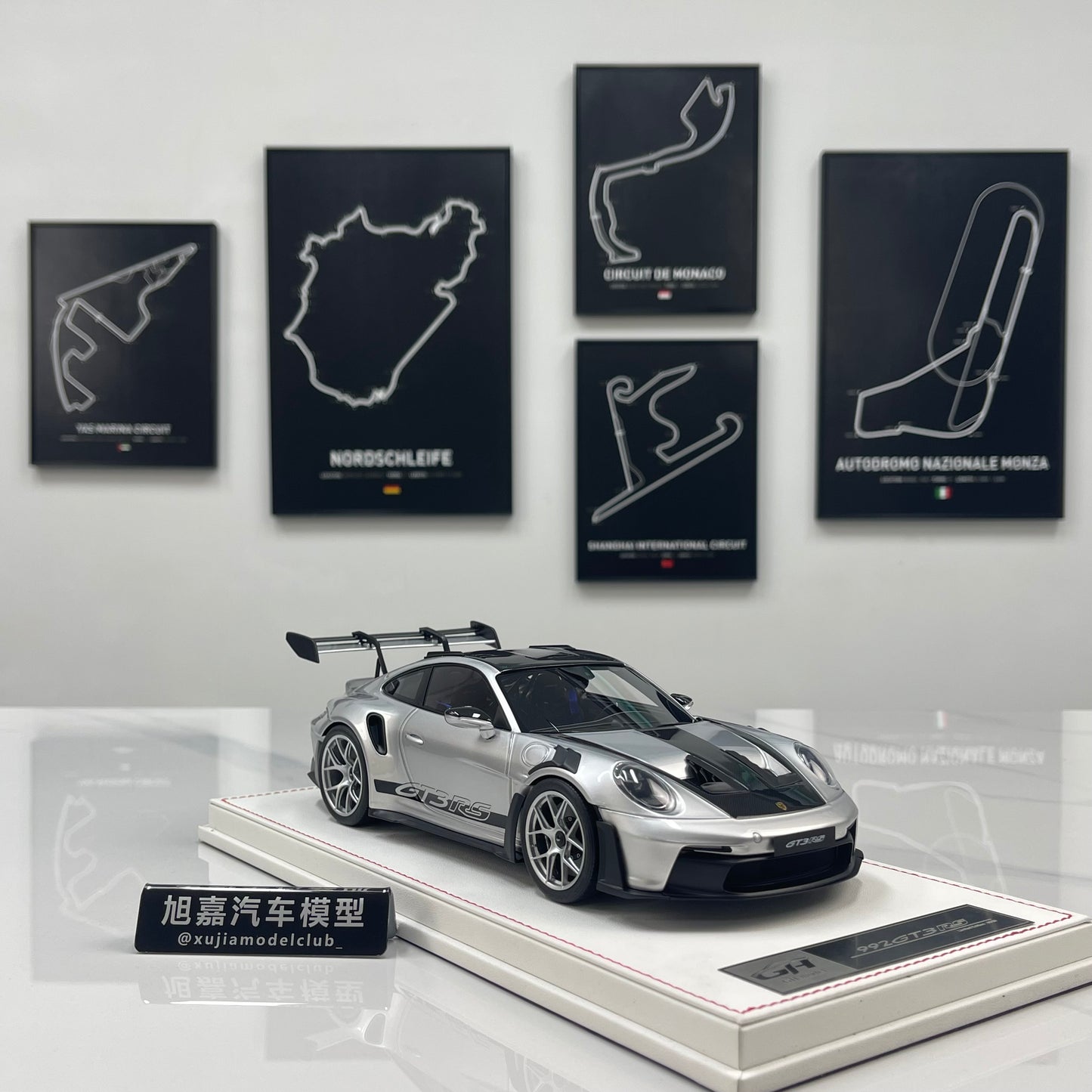 GH MODEL 1/18 Porsche 992 GT3 RS – GT Silver – Limited Edition Model Car